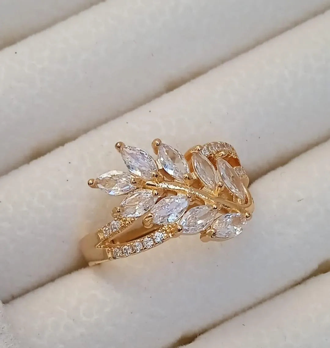 Golden Leaf Crystal Ring