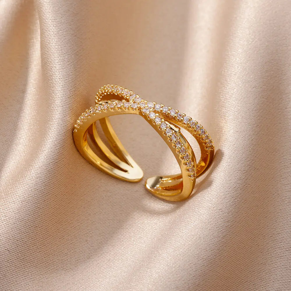 Luxe Heart Golden Hug Minimalist Adjustable Rings