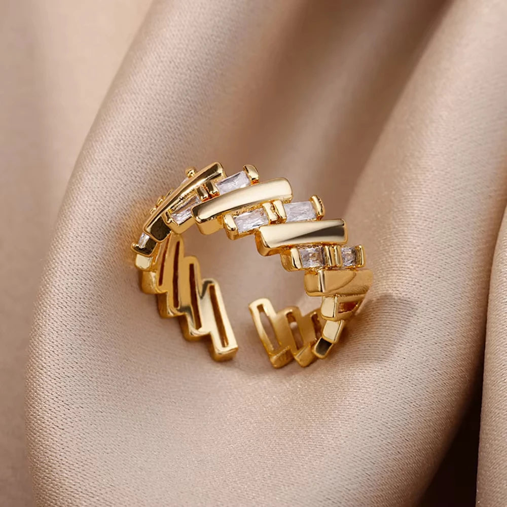 Luxe Heart Golden Hug Minimalist Adjustable Rings